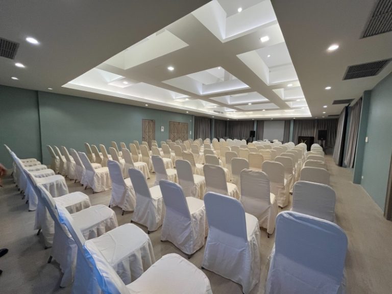MEETING ROOM