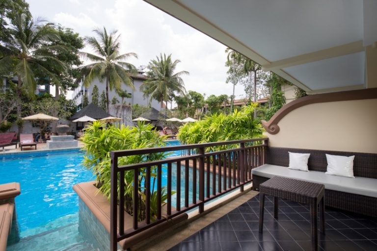 Deluxe Pool Access with Jacuzzi Room