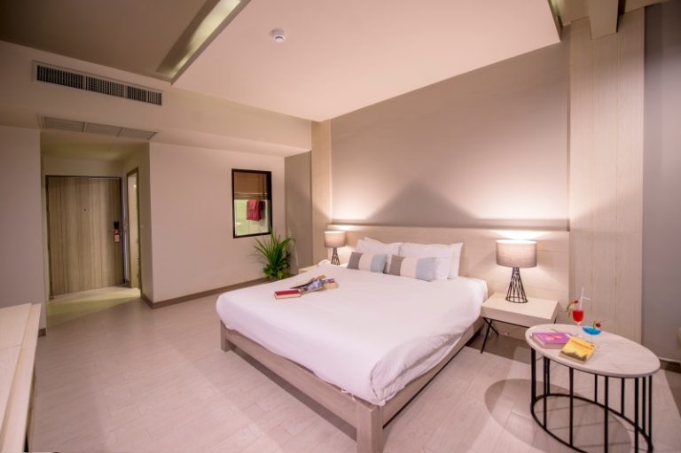 Premier Pool Access Room