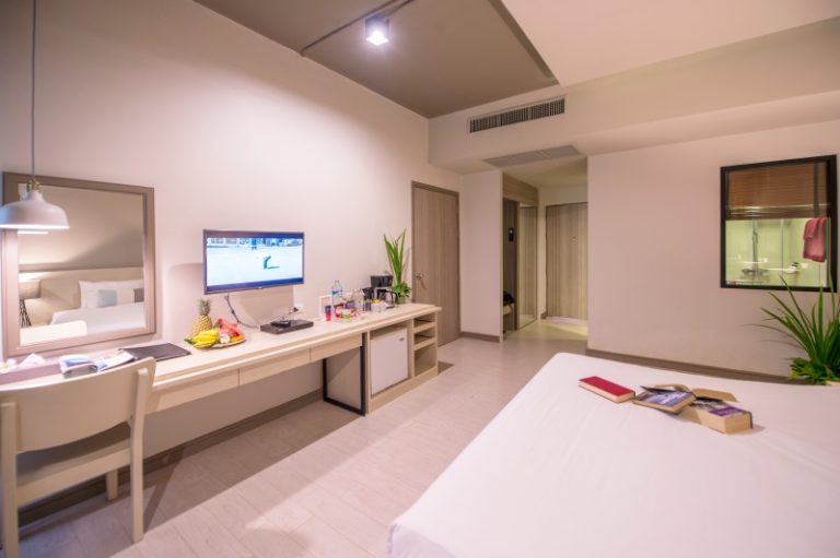 Premier Pool Access Room