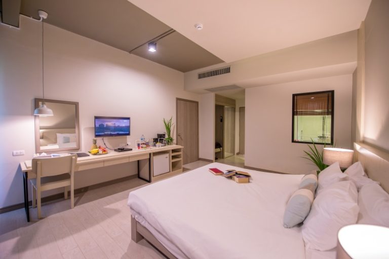 Premier Pool Access Room