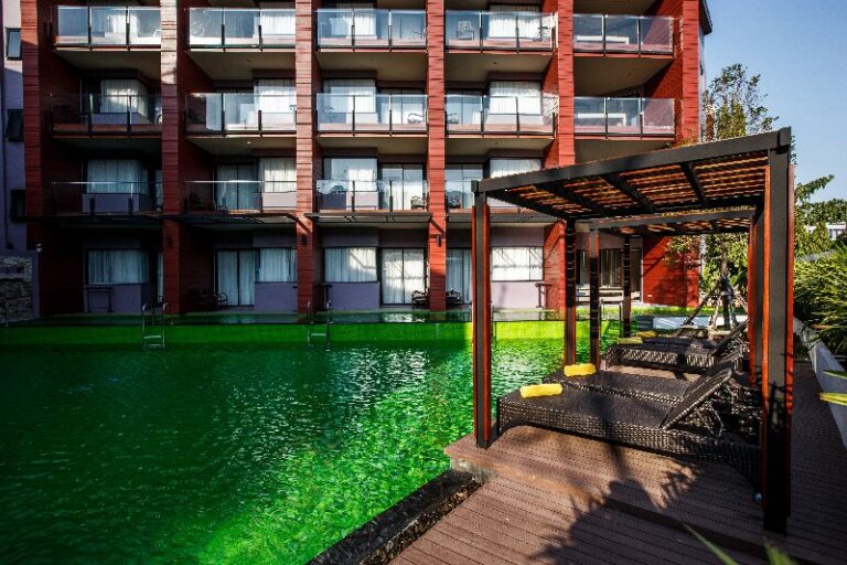 Emerald Swimming Pool