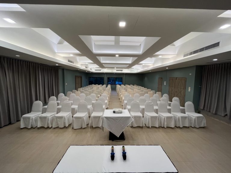 MEETING ROOM