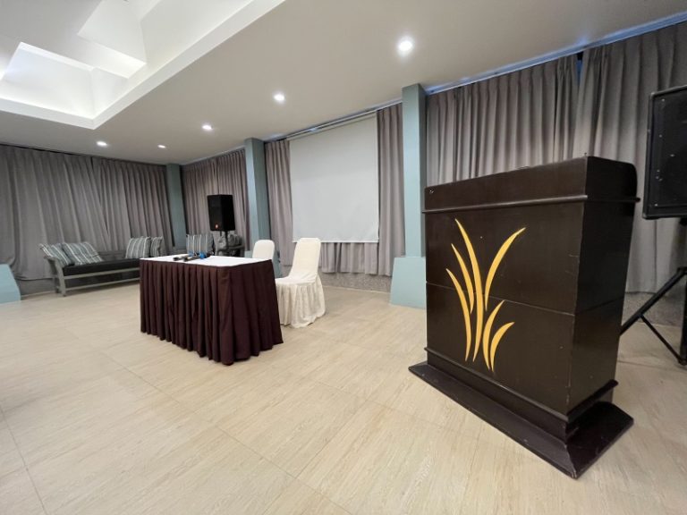 MEETING ROOM