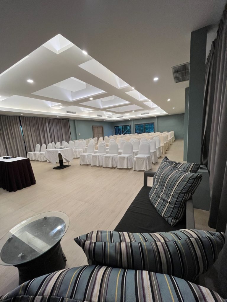 MEETING ROOM