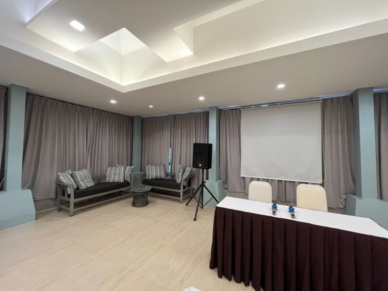 MEETING ROOM